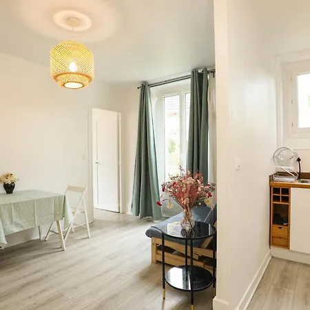 Au Centre Avec Mini Jardin Charmante Apartmán