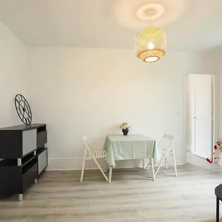 Apartmán Au Centre Avec Mini Jardin Charmante *